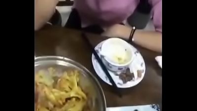 Cho thuốc m&ecirc; v&agrave;o đồ ăn của em rồi hiếp d&acirc;m Em lu&ocirc;n^^.avi.mp4 openload